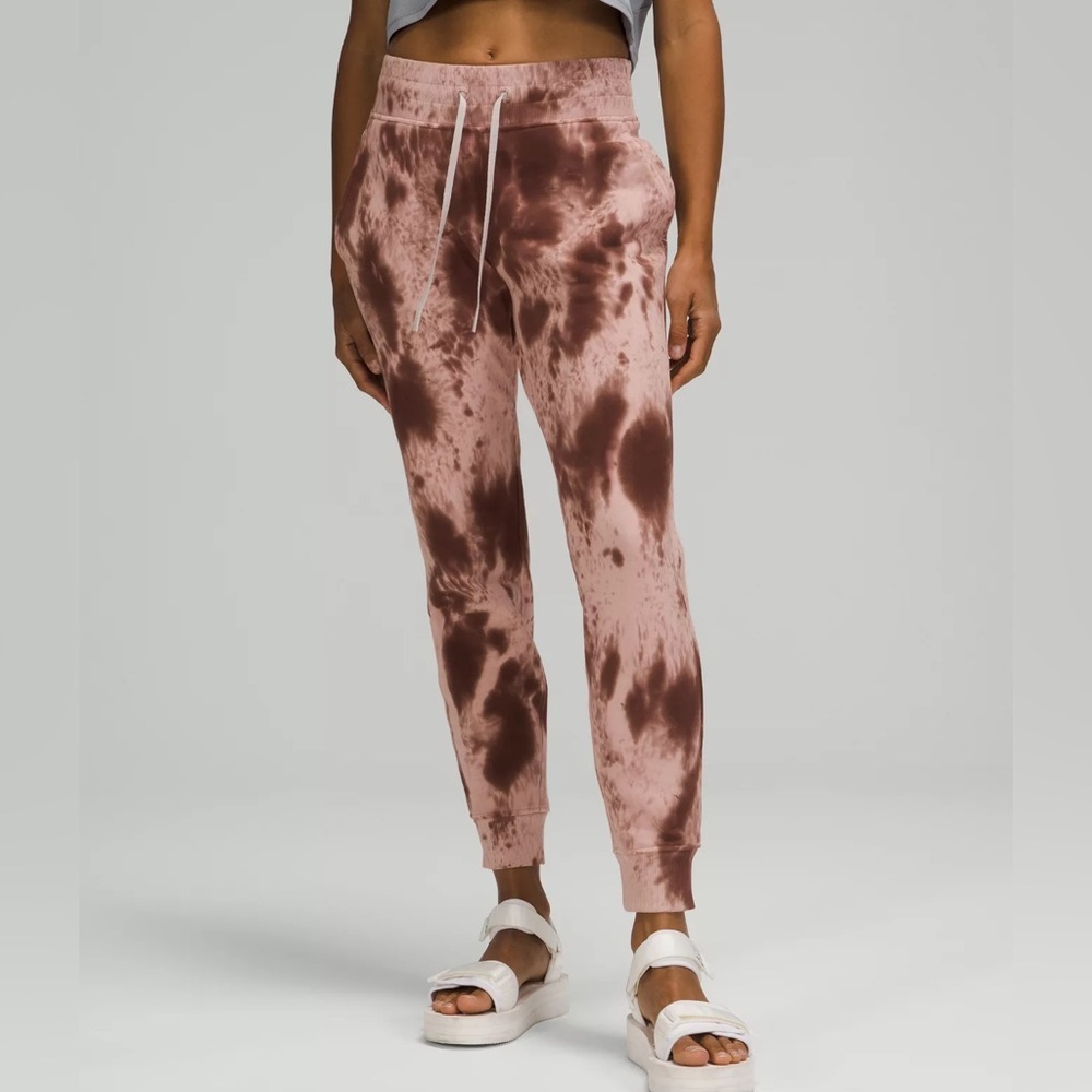 Lululemon Warm down Jogger sweatpants sz 14 NWOT